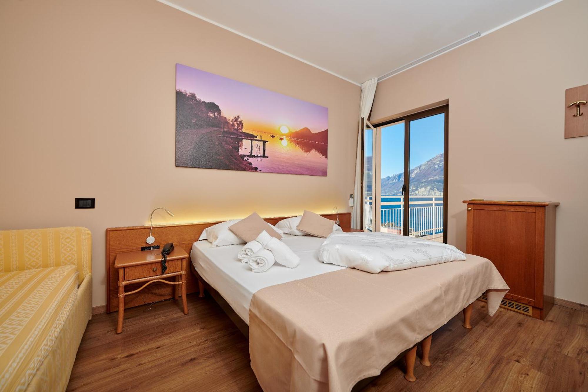 Hotel Eden Brenzone sul Garda Oda fotoğraf