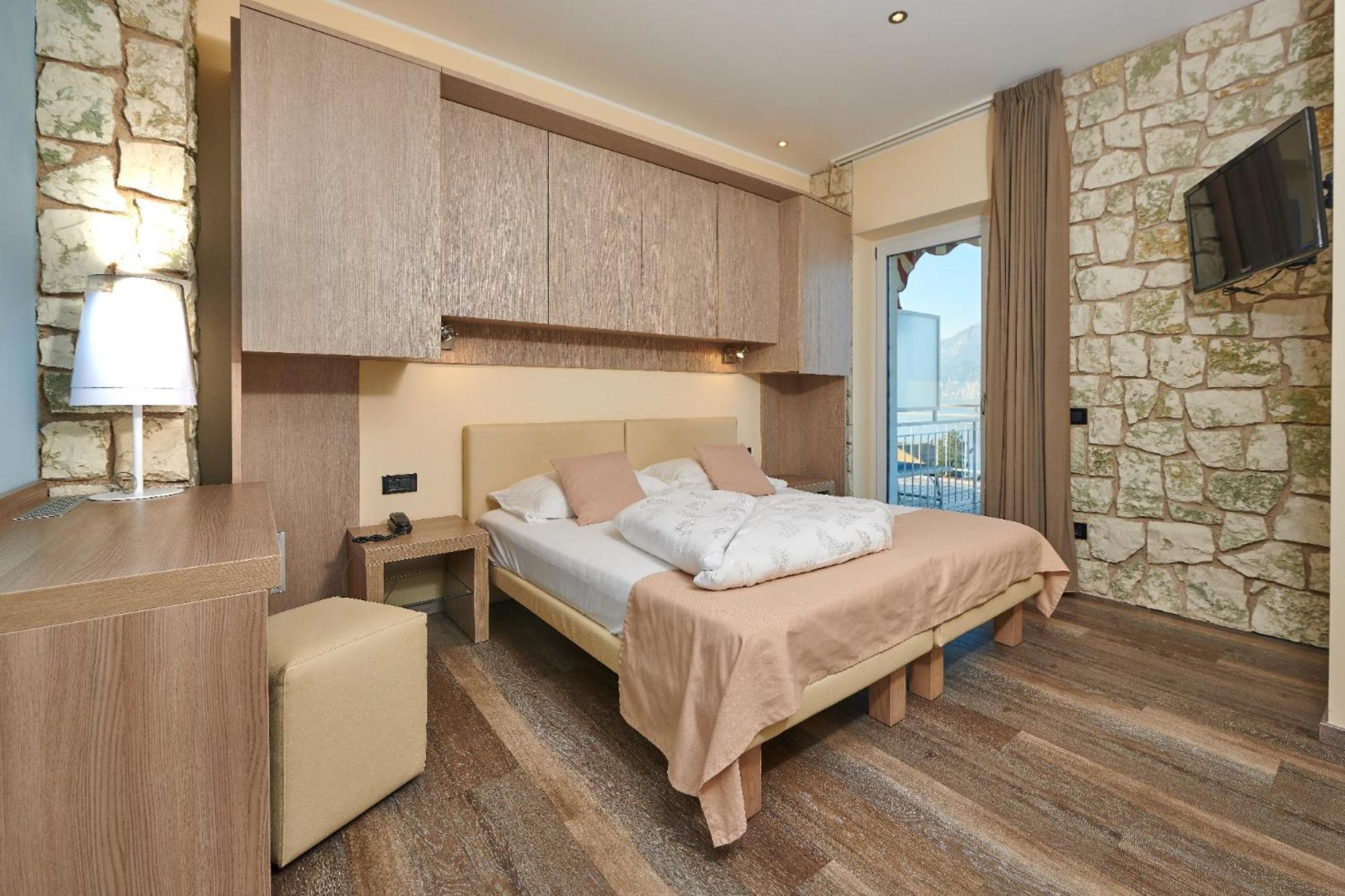 Hotel Eden Brenzone sul Garda Oda fotoğraf